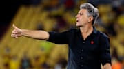 Léo Pereira agrada a Renato Gaúcho, mas não é uma unanimidade entre os cartolas do Flamengo e pode ser negociado. 